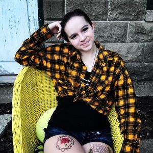 Meet your Posher, Becca